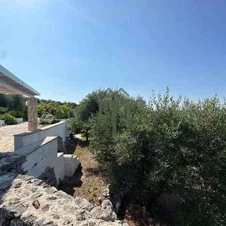 Masseria Aurora Trullo Pergolo 奥斯图尼